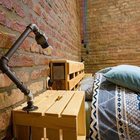 Апартаменты Studio V - Industrial & Original - Old Town Клуж-Напока Экстерьер фото