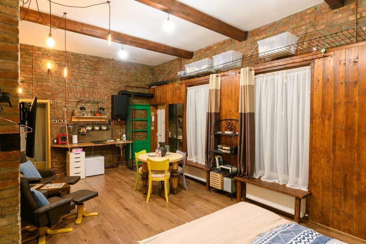 Апартаменты Studio V - Industrial & Original - Old Town Клуж-Напока Экстерьер фото